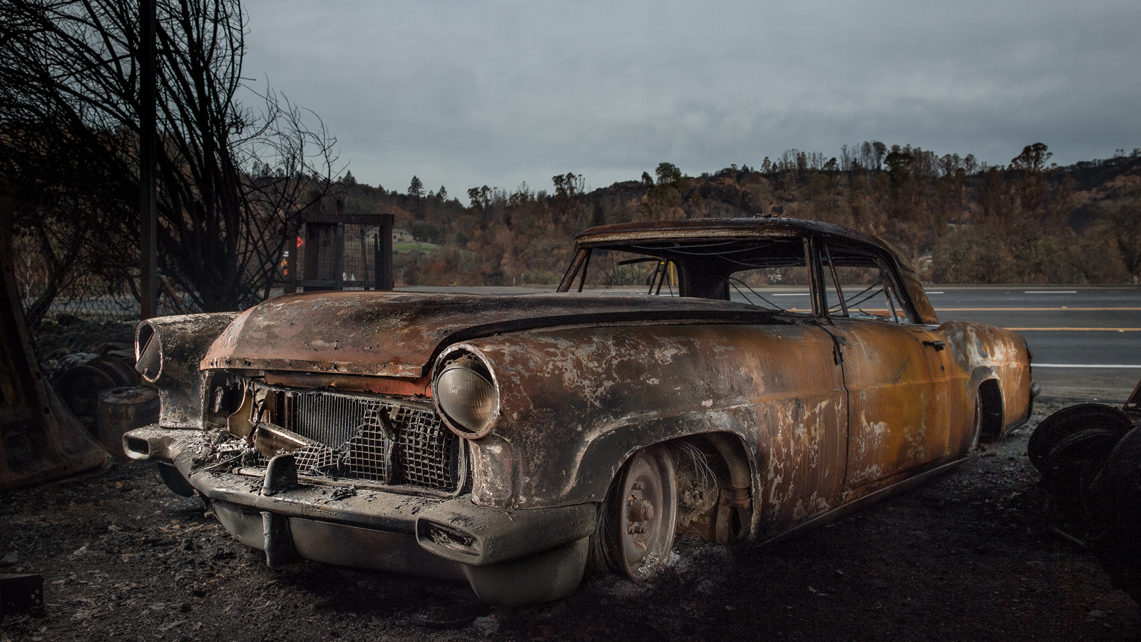 Haunting images of cars caught in the California wildfires | Classic